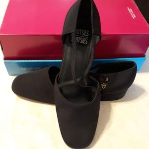 Woman's  Navy Blue Shoe Sz 8.5 M